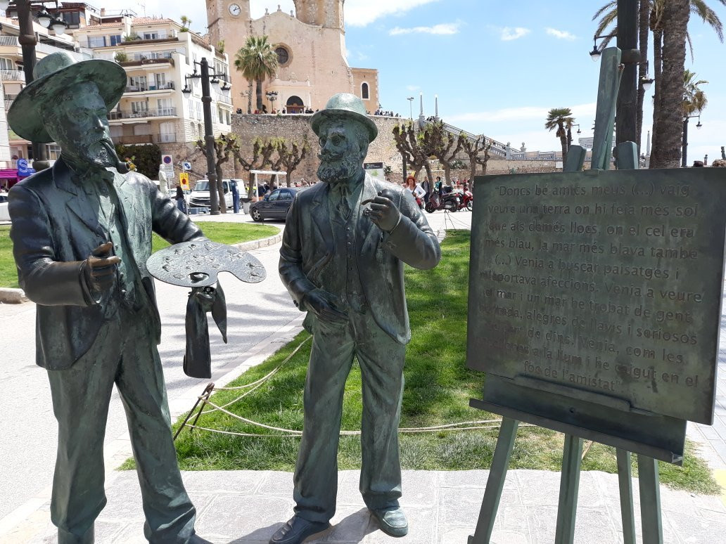 Estatuas de Santiago Rusinol y Ramon Casas-锡切斯必去景点