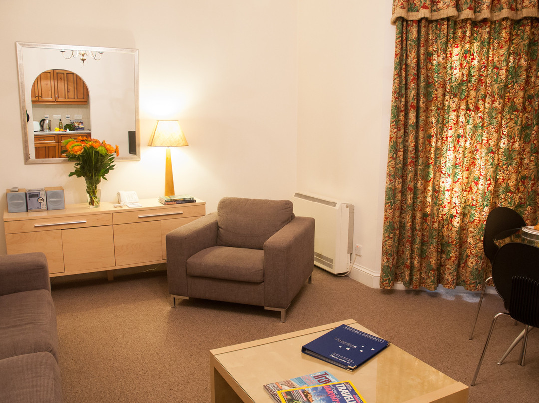 Clarendon Apartments - Wraysbury Hall主图