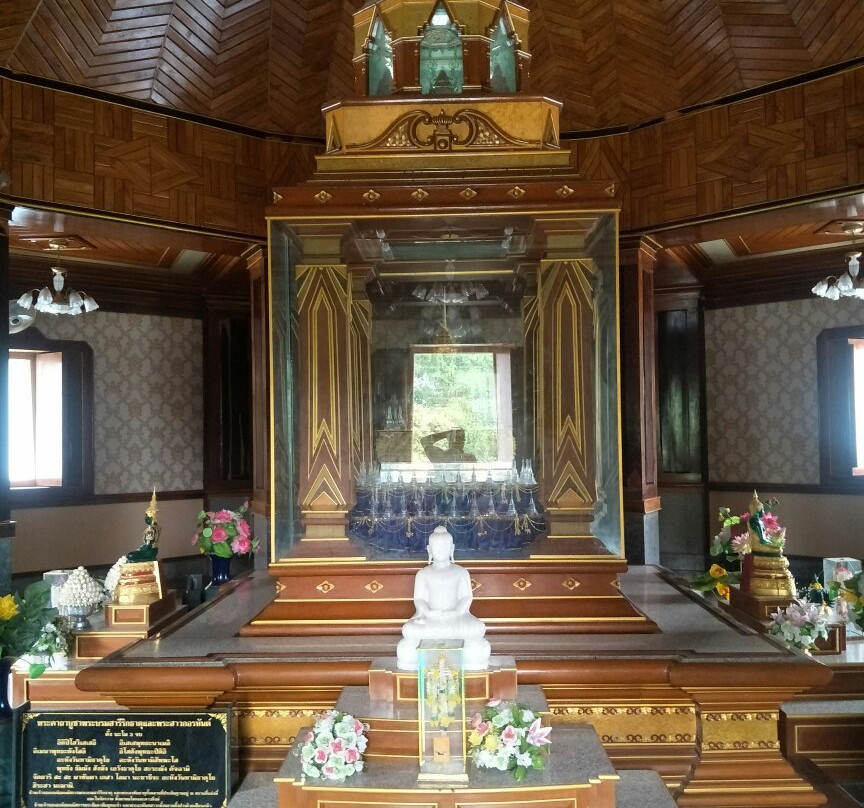 Buddha’s Footprint Temple-Na Mueang必去景点