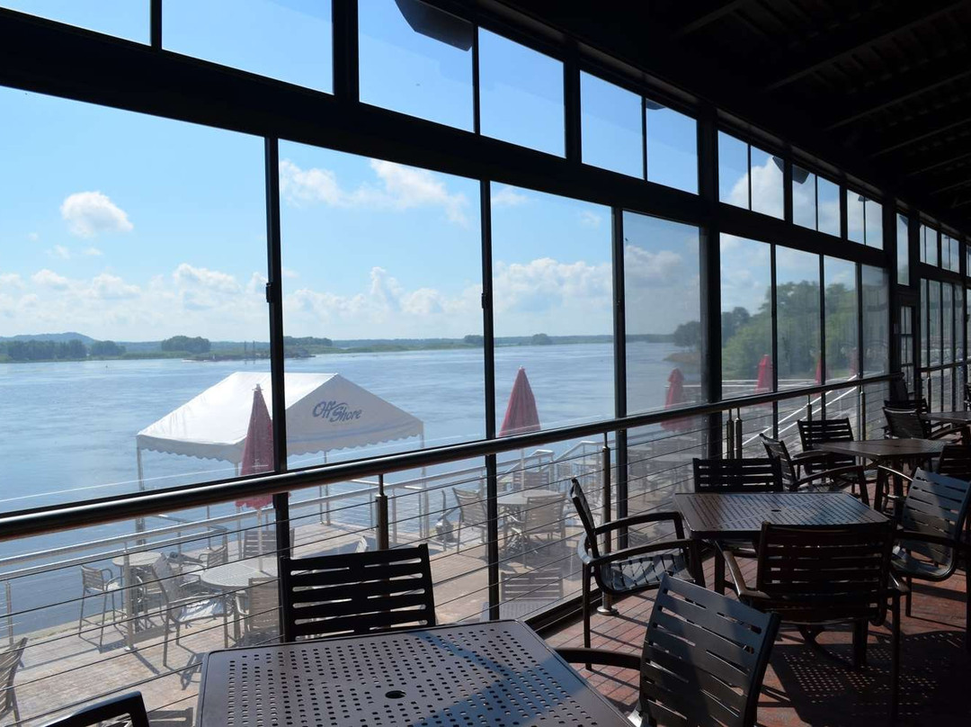 Off Shore Inn & Suites主图