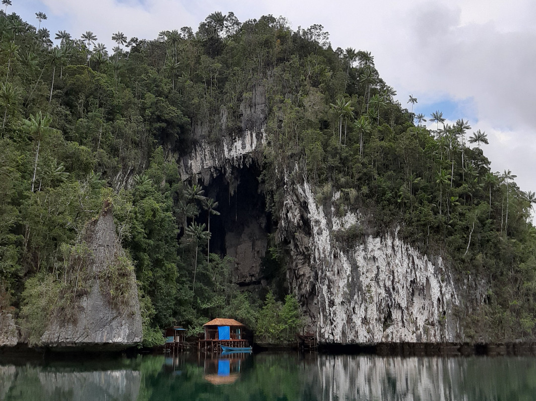 Goa Keramat Pulau Misool景点图片