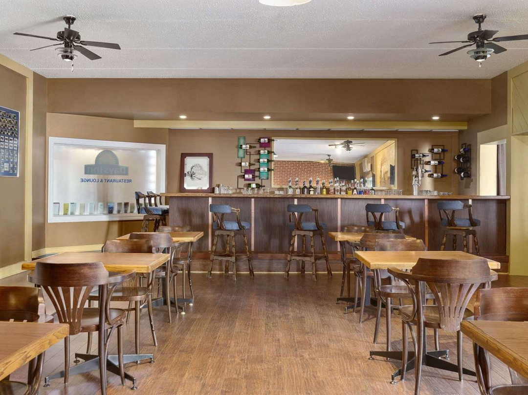 Days Inn by Wyndham Bridgewater Conference Center主图