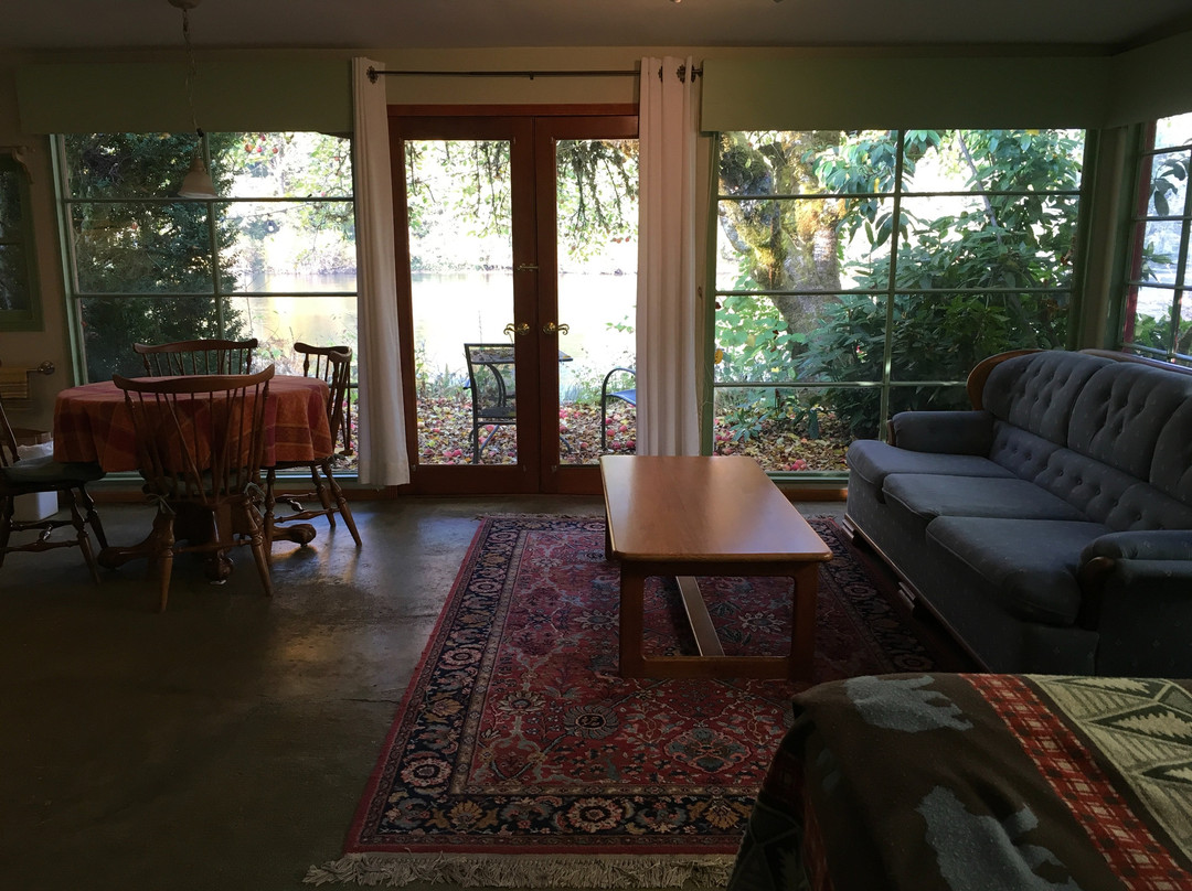 McKenzie River Inn主图