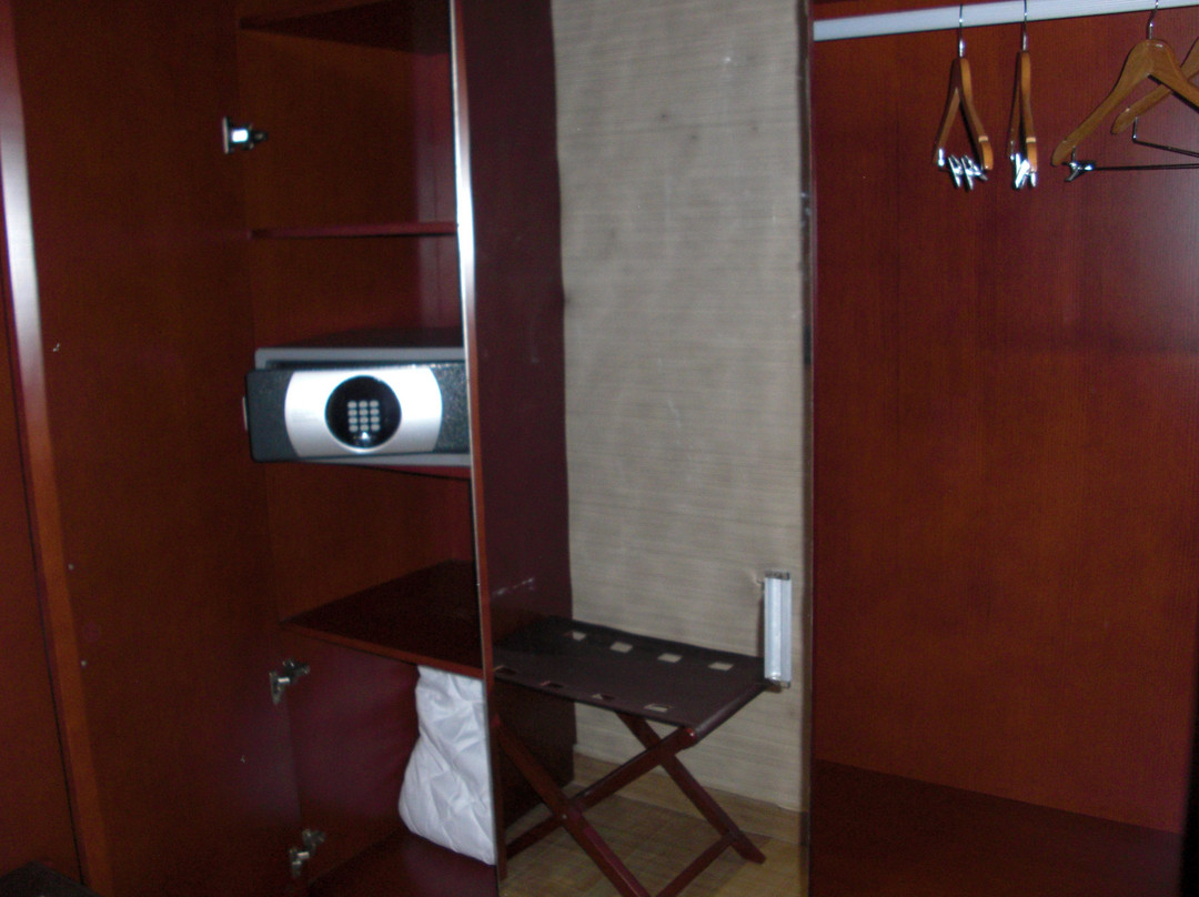 Pearlwort Hotel and Suites主图