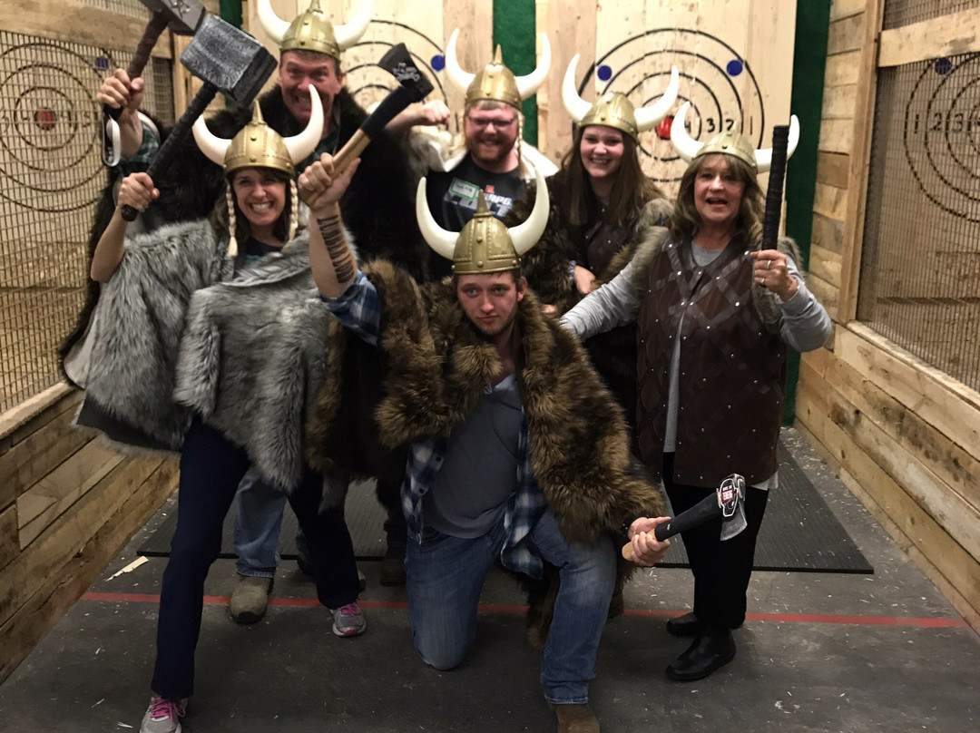 Ragnarok Axe Throwing-印第安纳波利斯必去景点
