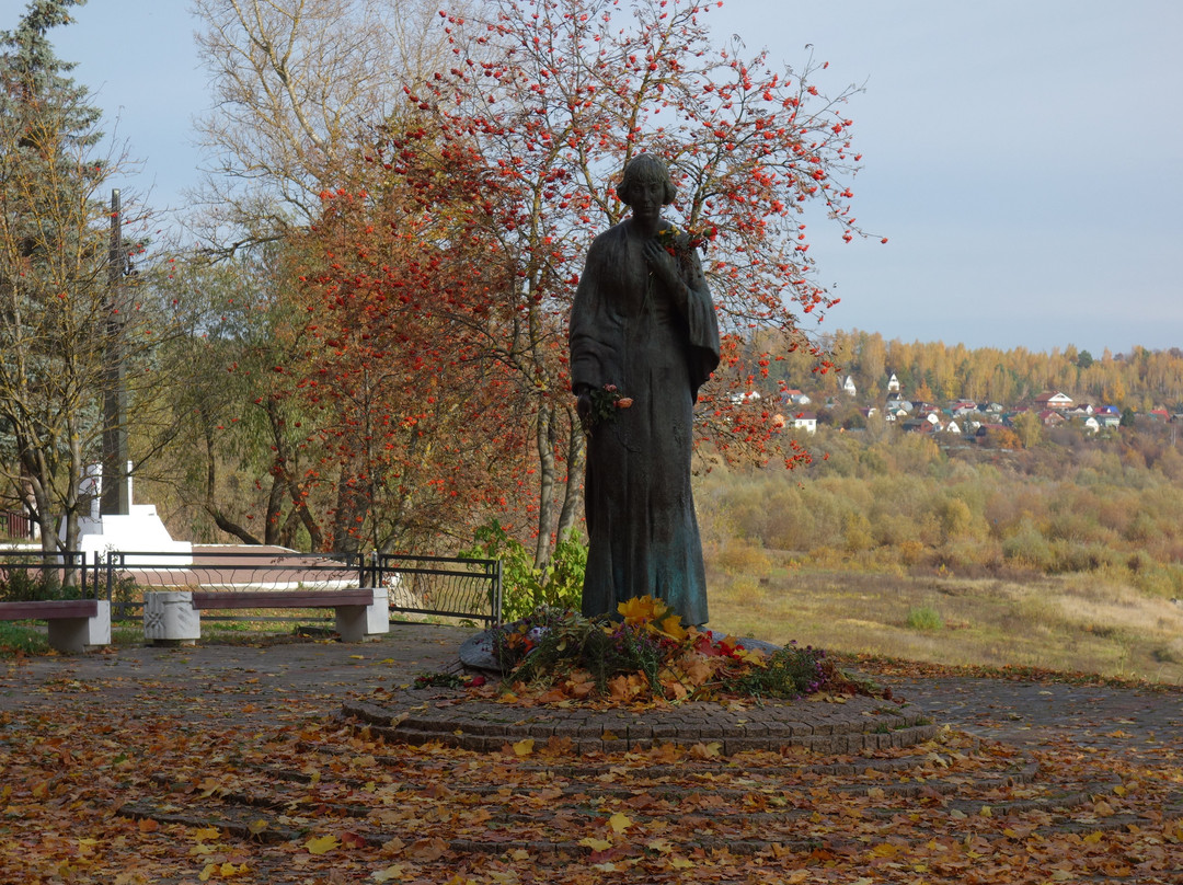 Monument to Marina Tsvetayeva-Tarusa必去景点