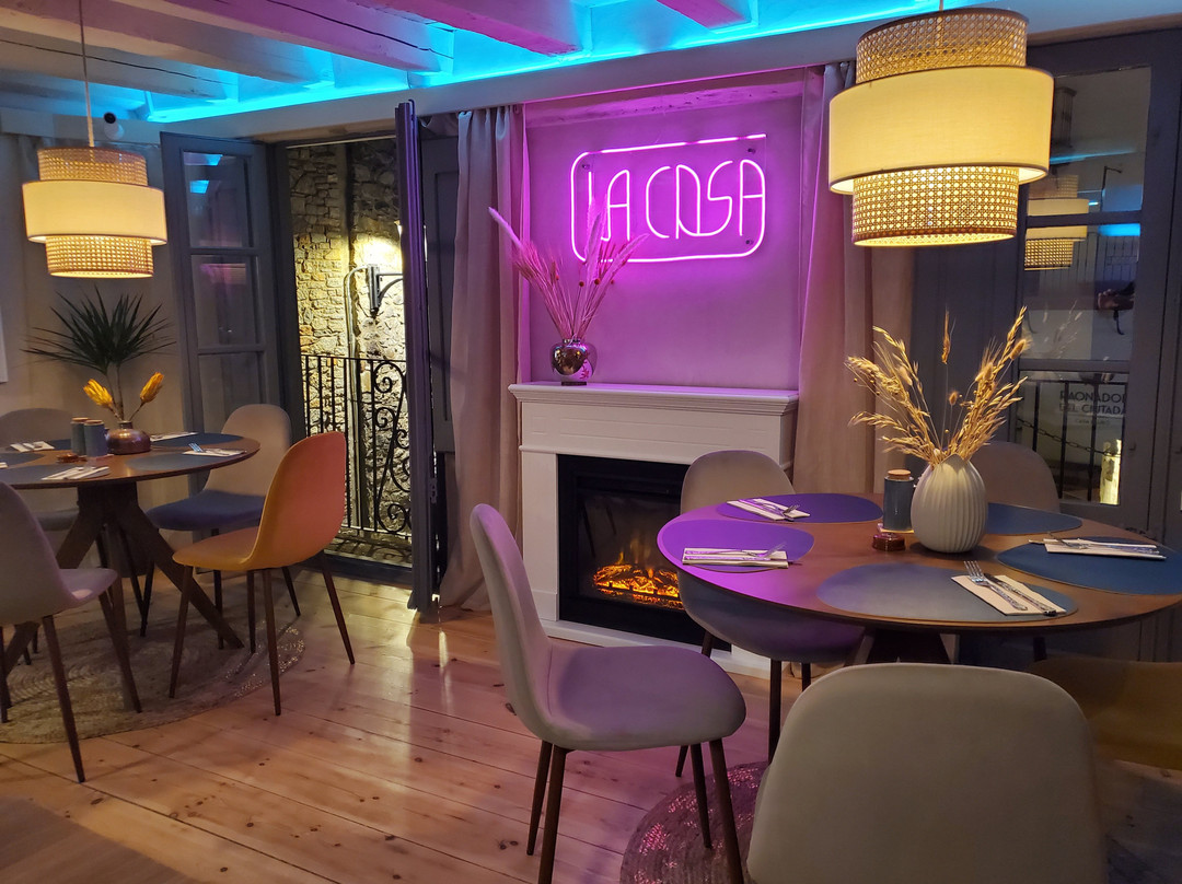 La Casa Restaurant & Cafe & Gastrobar
