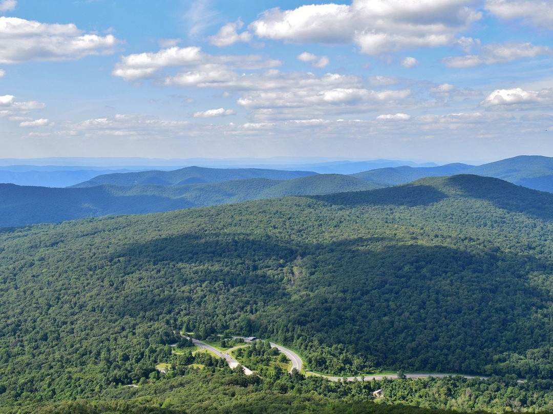 Mary's Rock Summit Trail景点图片