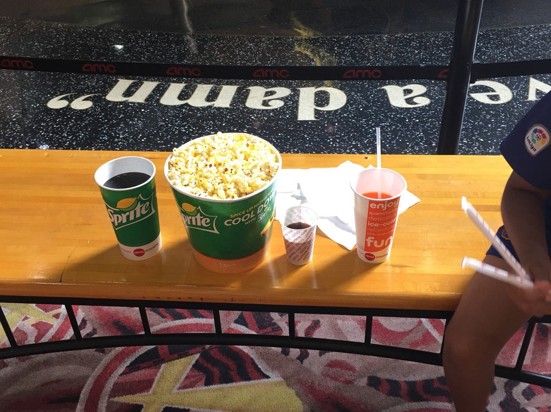 AMC Hoffman Center 22-亚历山德里亚必去景点