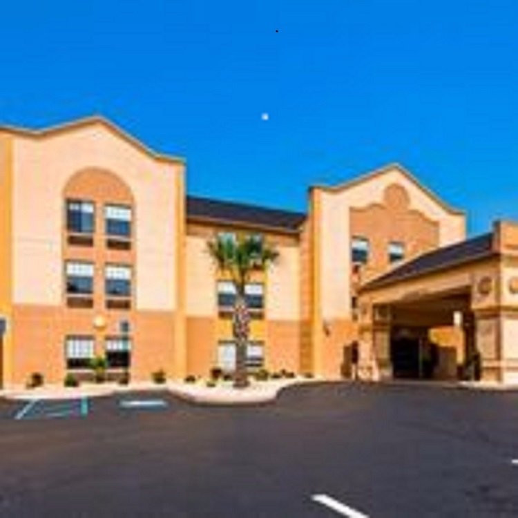 贝斯特韦斯特布拉德伯里旅馆&套房酒店主图