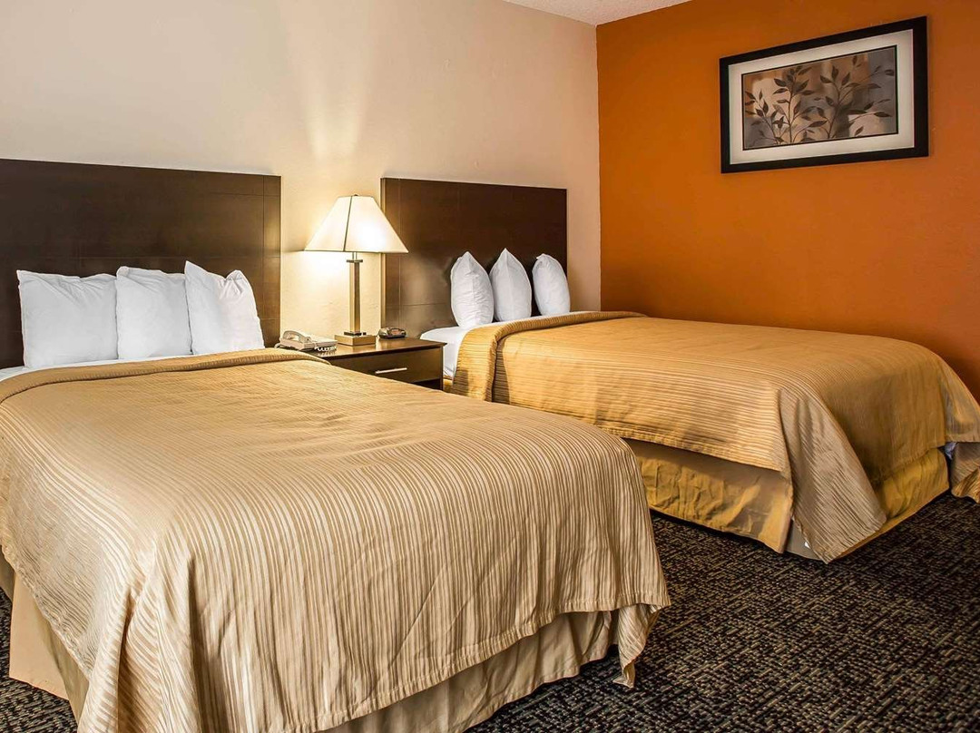 Quality Inn Union US Hwy 176主图