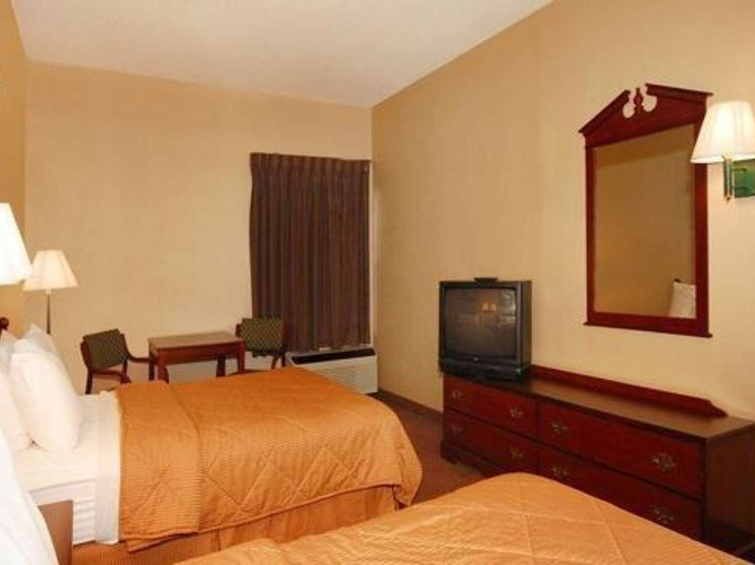 Quality Inn & Suites Tarboro - Kingsboro主图