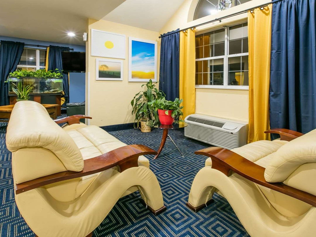 Days Inn & Suites by Wyndham Pryor主图