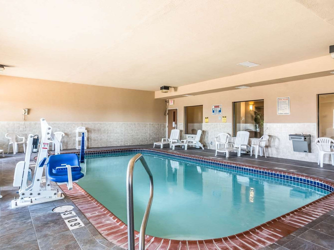 Quality Inn & Suites Salem Near I-57主图