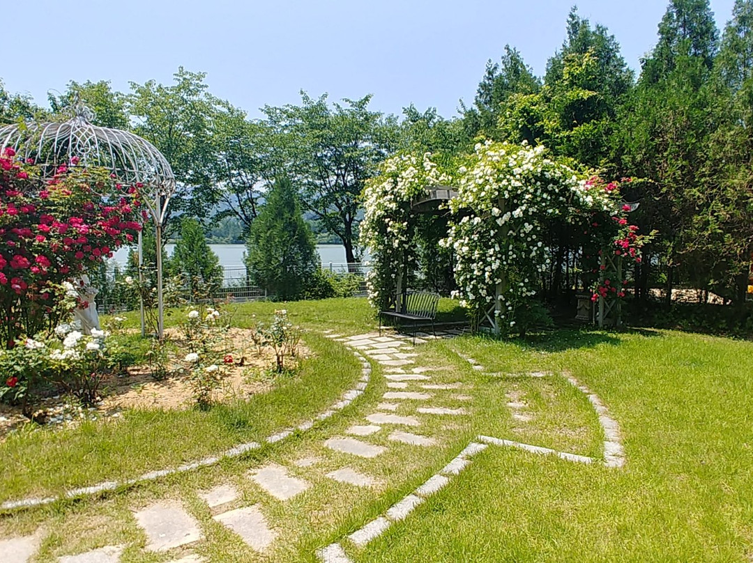 Angela Garden-杨平郡必去景点