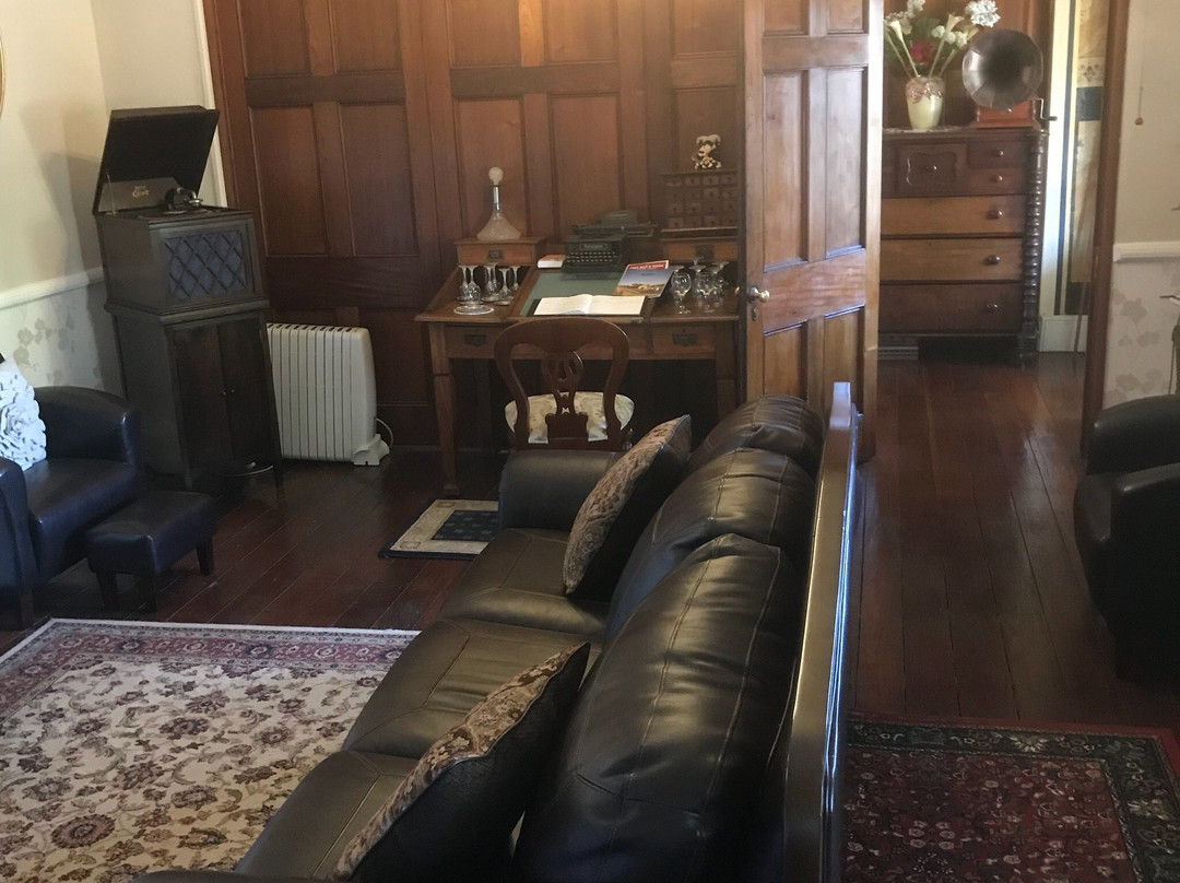 The Old Victoria主图