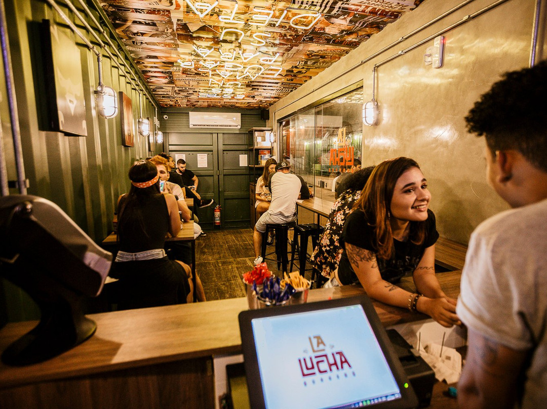 La Lucha Burgers主图