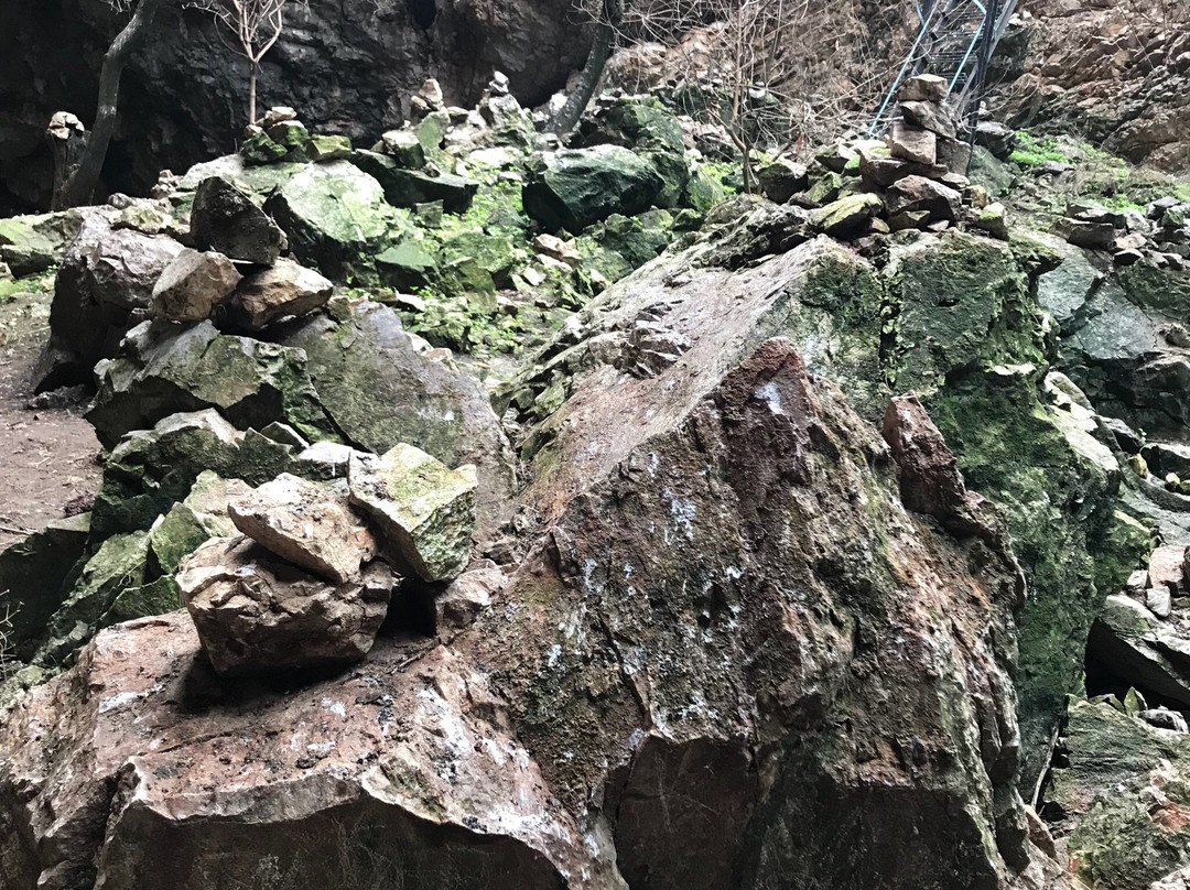 Holy Cave Ak Mosque-Kenestobe必去景点