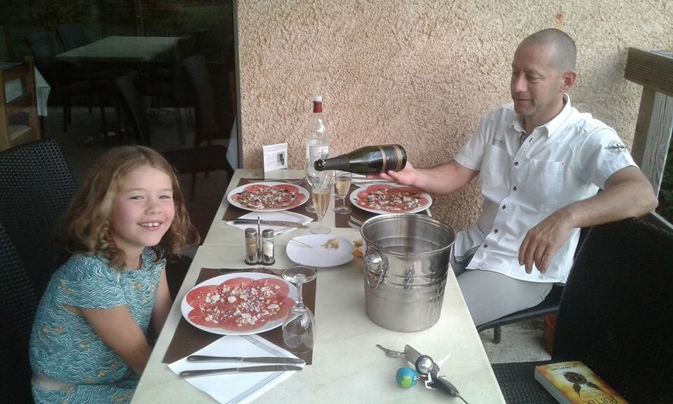 喀斯餐厅酒店主图