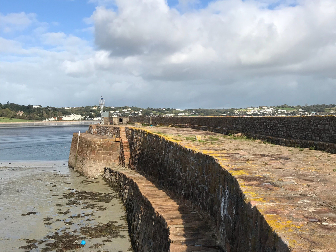 St Aubin's Fort-St. Aubin必去景点