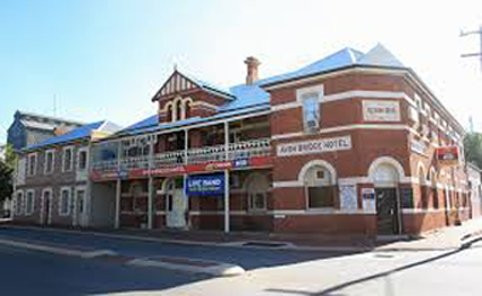 Avon Bridge Hotel