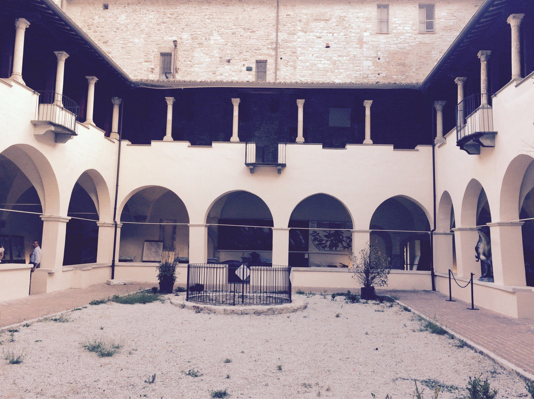 Ex Monastero e Chiostro di San Benedetto-古比奥必去景点