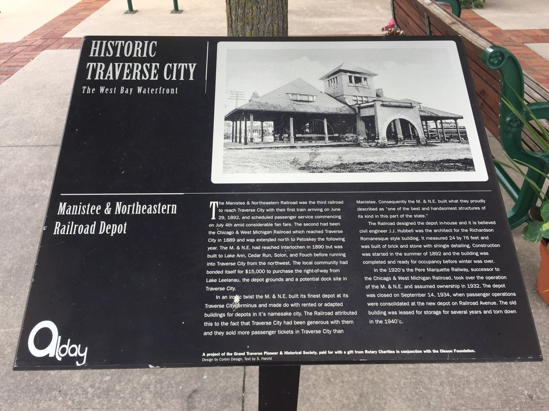 Traverse City Tourism Visitor Center-特拉弗斯城必去景点