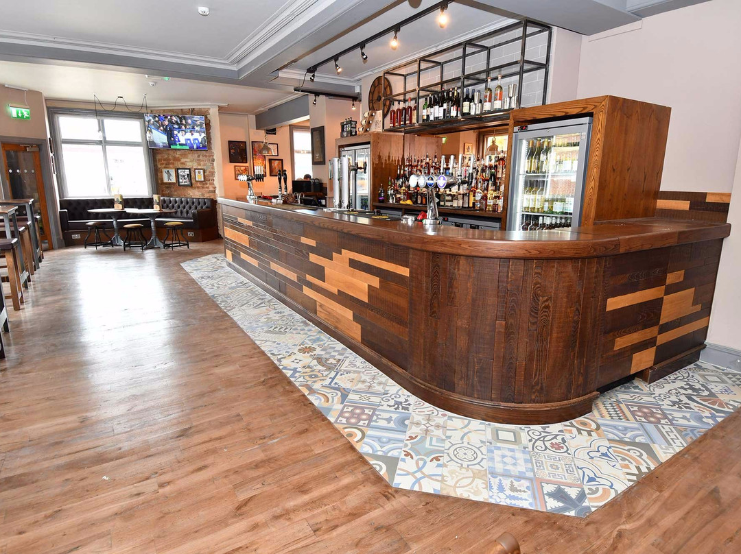 Thirsty Bear Bar & Pizza Restaurant