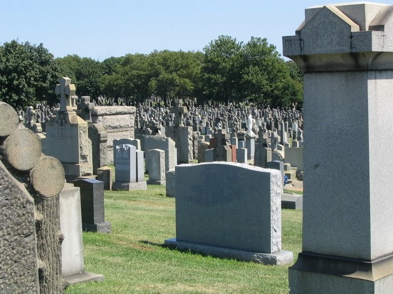 First Calvary Cemetery景点图片