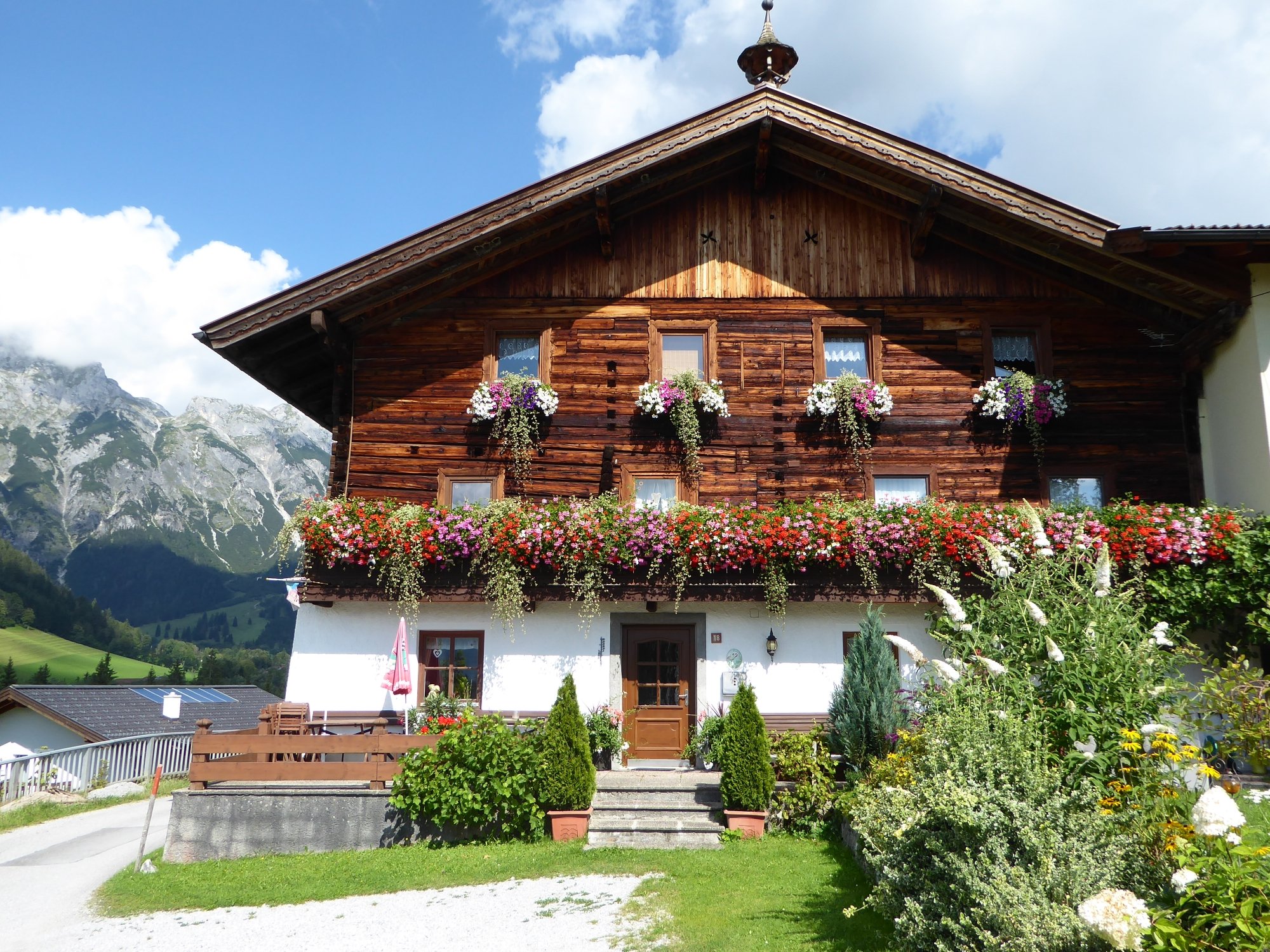 Hochhausl Pension-官方