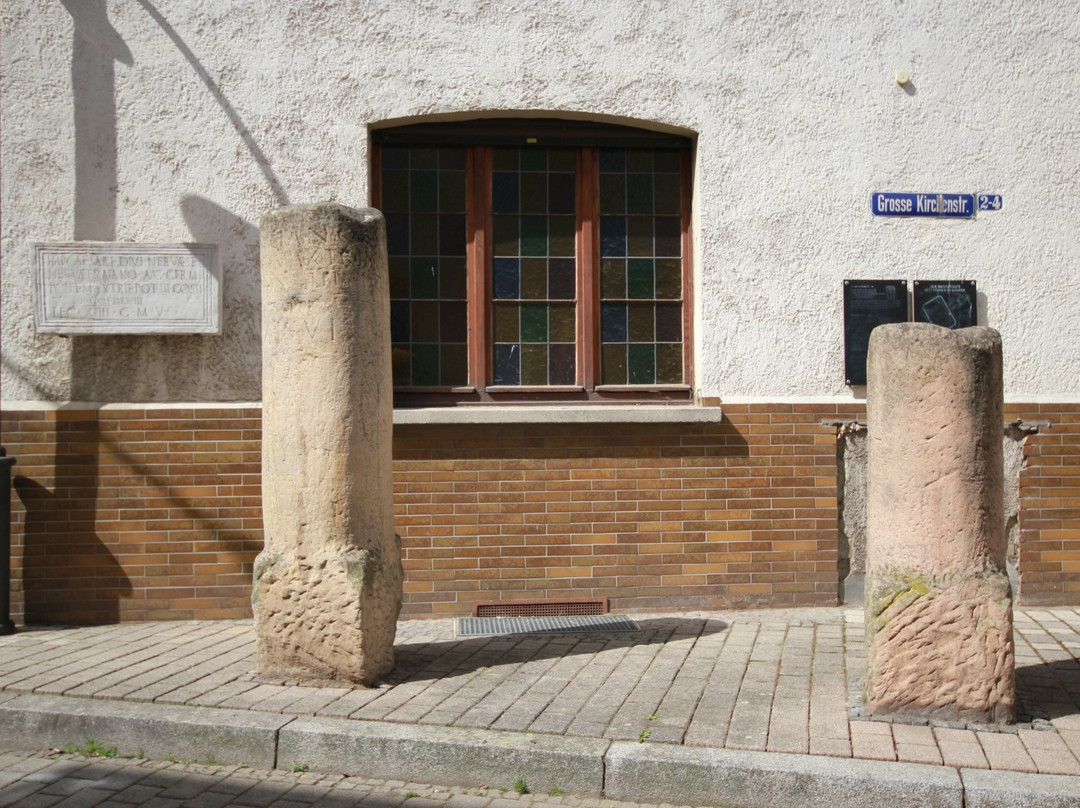 Museum Römischer Ehrenbogen景点图片