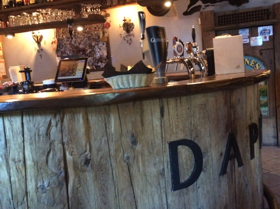 Daphne's pub-利维尼奥必去景点