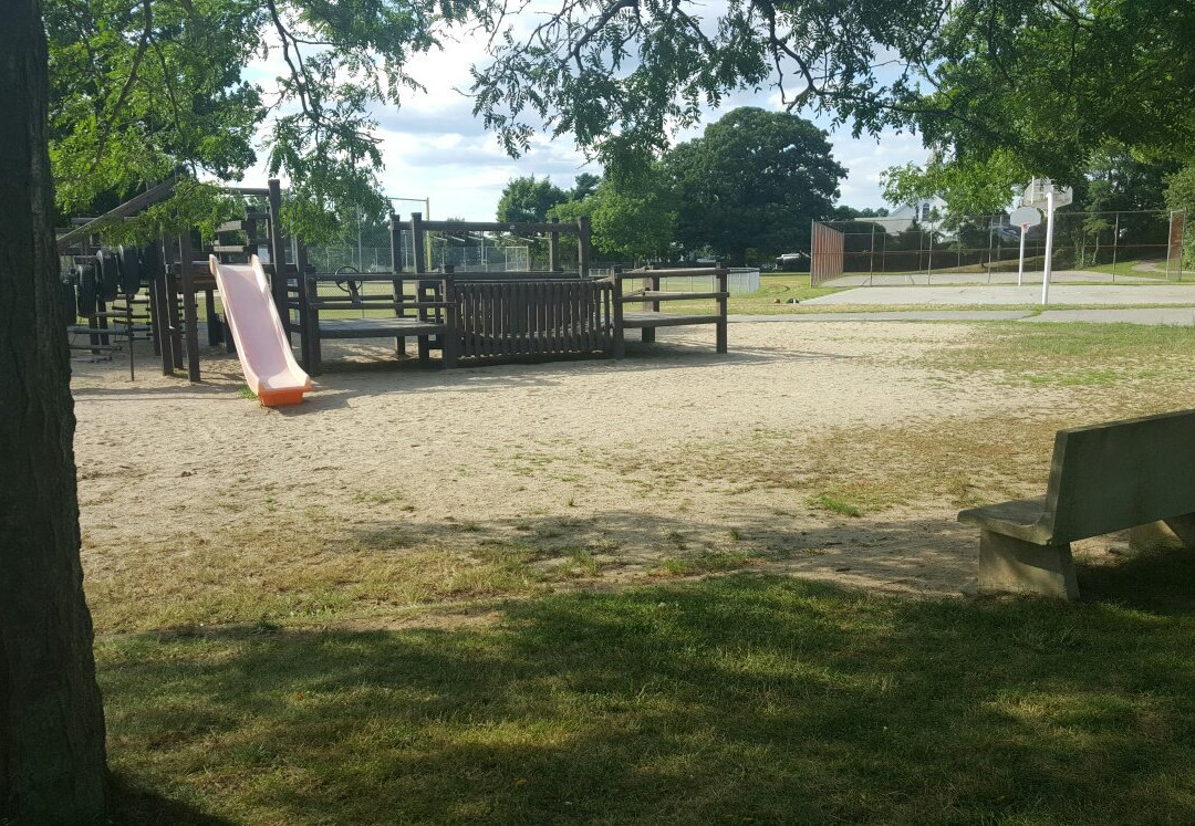 Pierce Beach & Playground景点图片