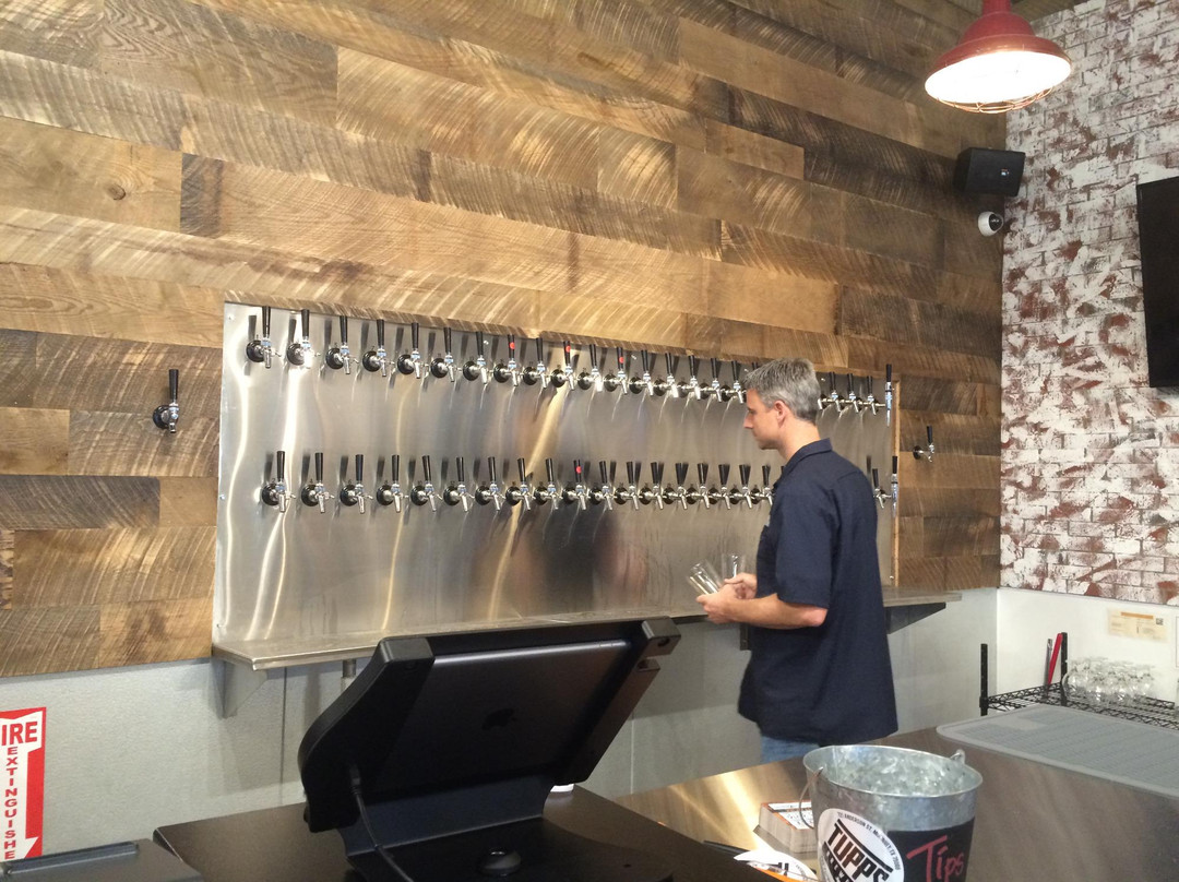 The Thirsty Growler-The Colony必去景点