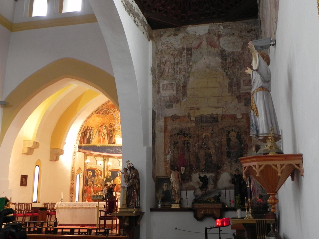 Iglesia De Santiago Apóstol景点图片
