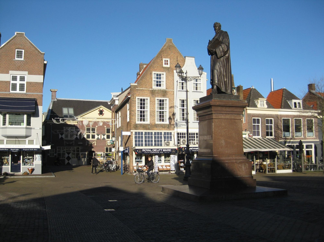 Hugo de Groot Monument