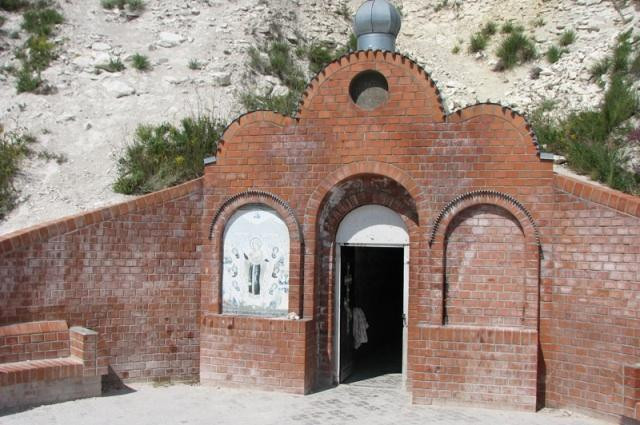 Caves of Belogorskogo Kamennobrodsky Holy Trinity Monastery景点图片