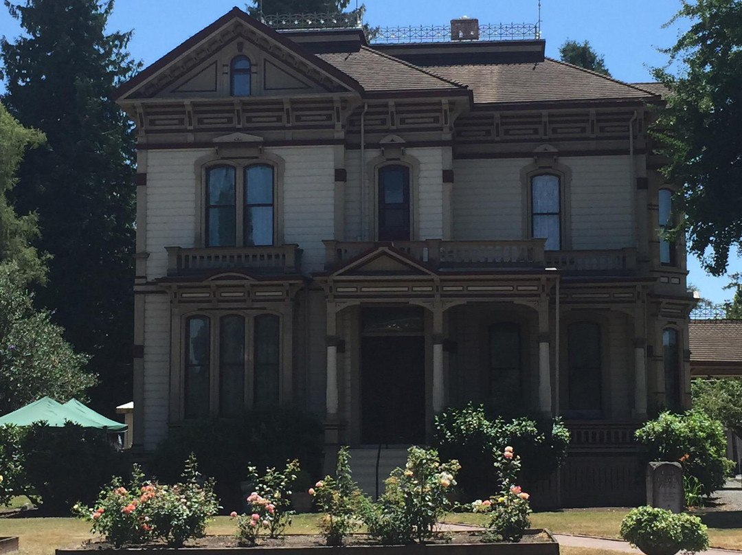 Meeker mansion景点图片