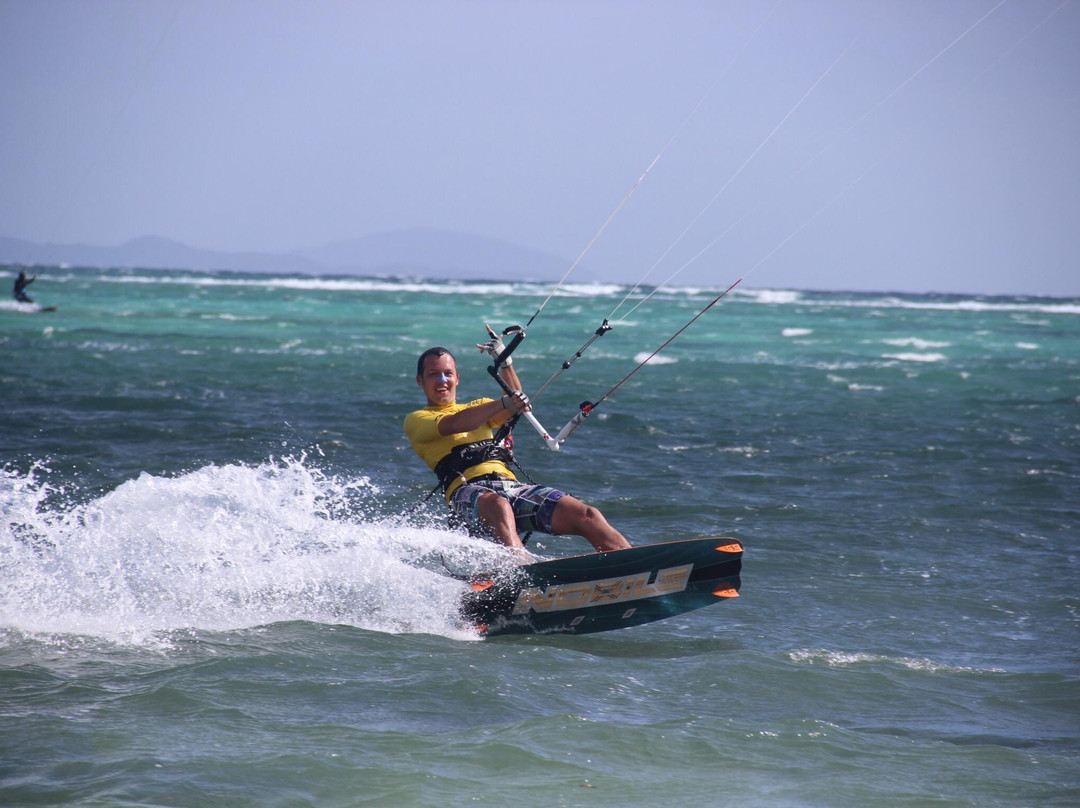 MANGORIDERS Kitesurfing景点图片