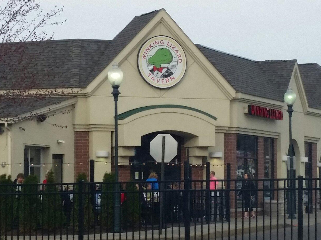 Winking Lizard Tavern