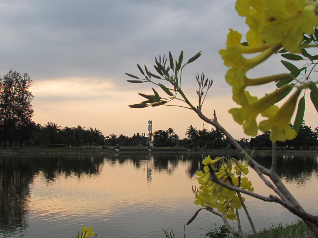 Nong Prajak Public Park景点图片