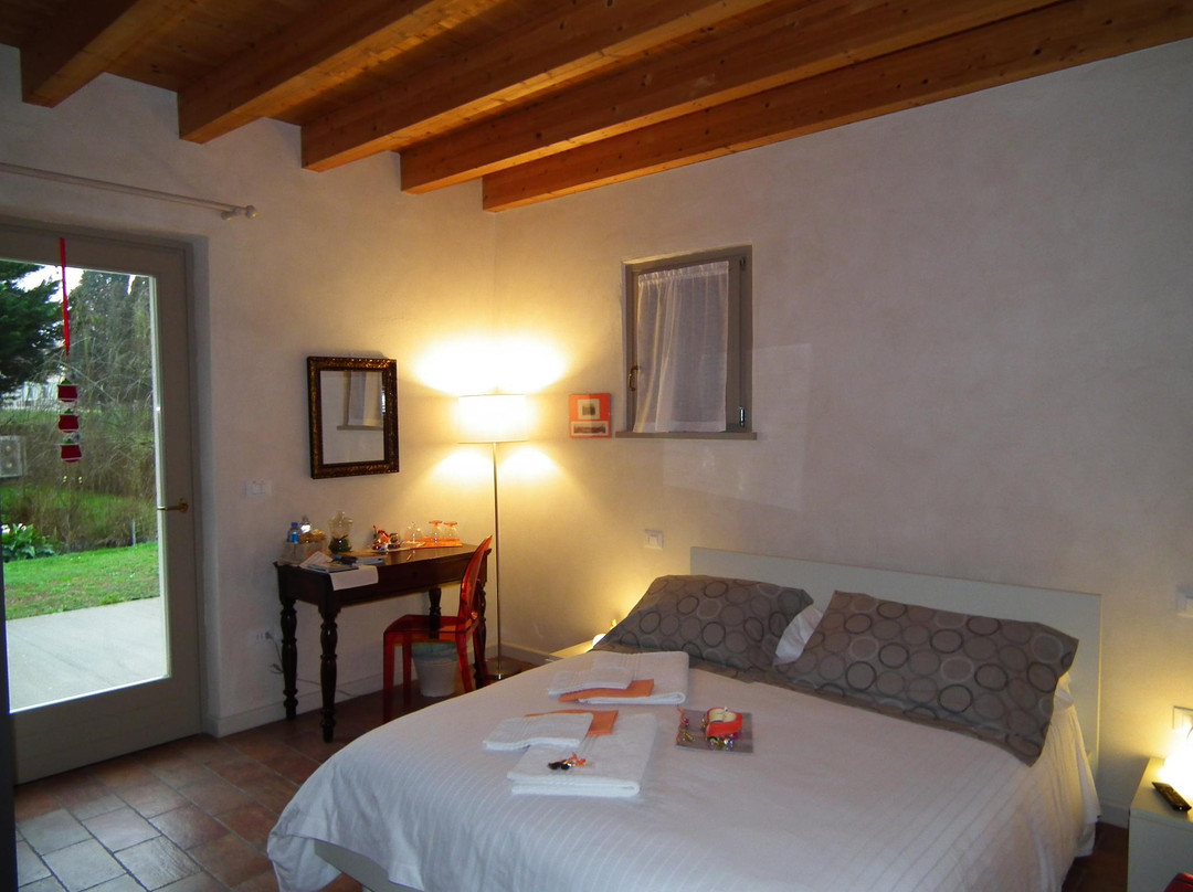 Monzambano酒店住宿-L'Isolo bed and breakfast