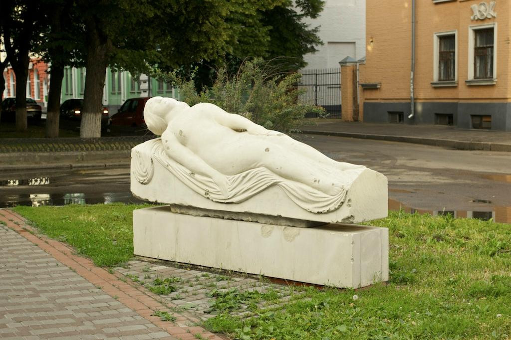 Gogol Heroes Sculpture Garden-Poltava必去景点