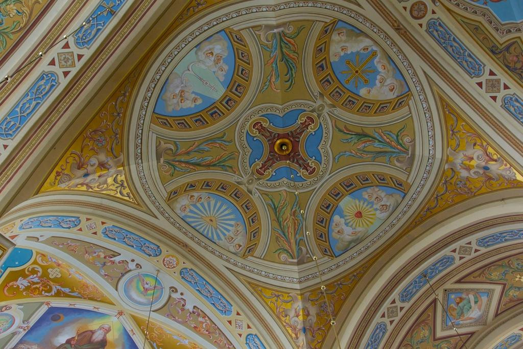 Chervonohrad旅游景点-St. Josaphat Church of Dominican Convent