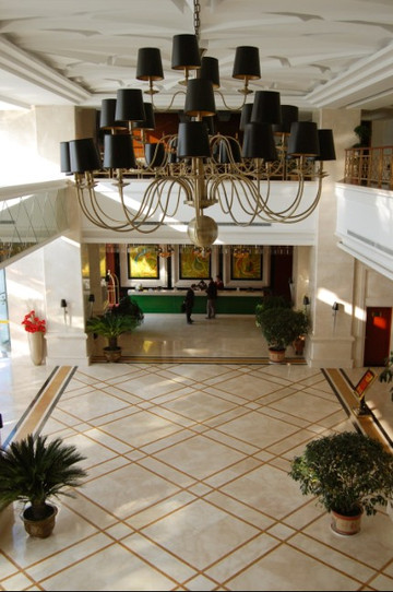 源杰大酒店主图