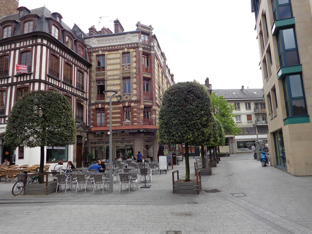 Place de la Pucelle-鲁昂必去景点