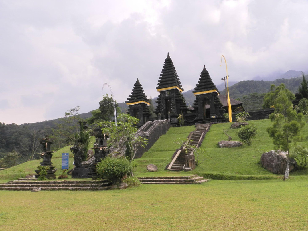 Pura Parahyangan Agung Taman Sari Gunung Salak-茂物必去景点