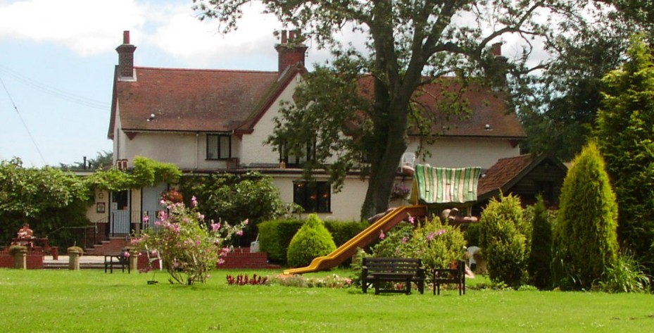 The Kettleburgh Chequers-官方