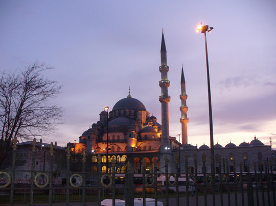 Eminonu Square-伊斯坦布尔必去景点