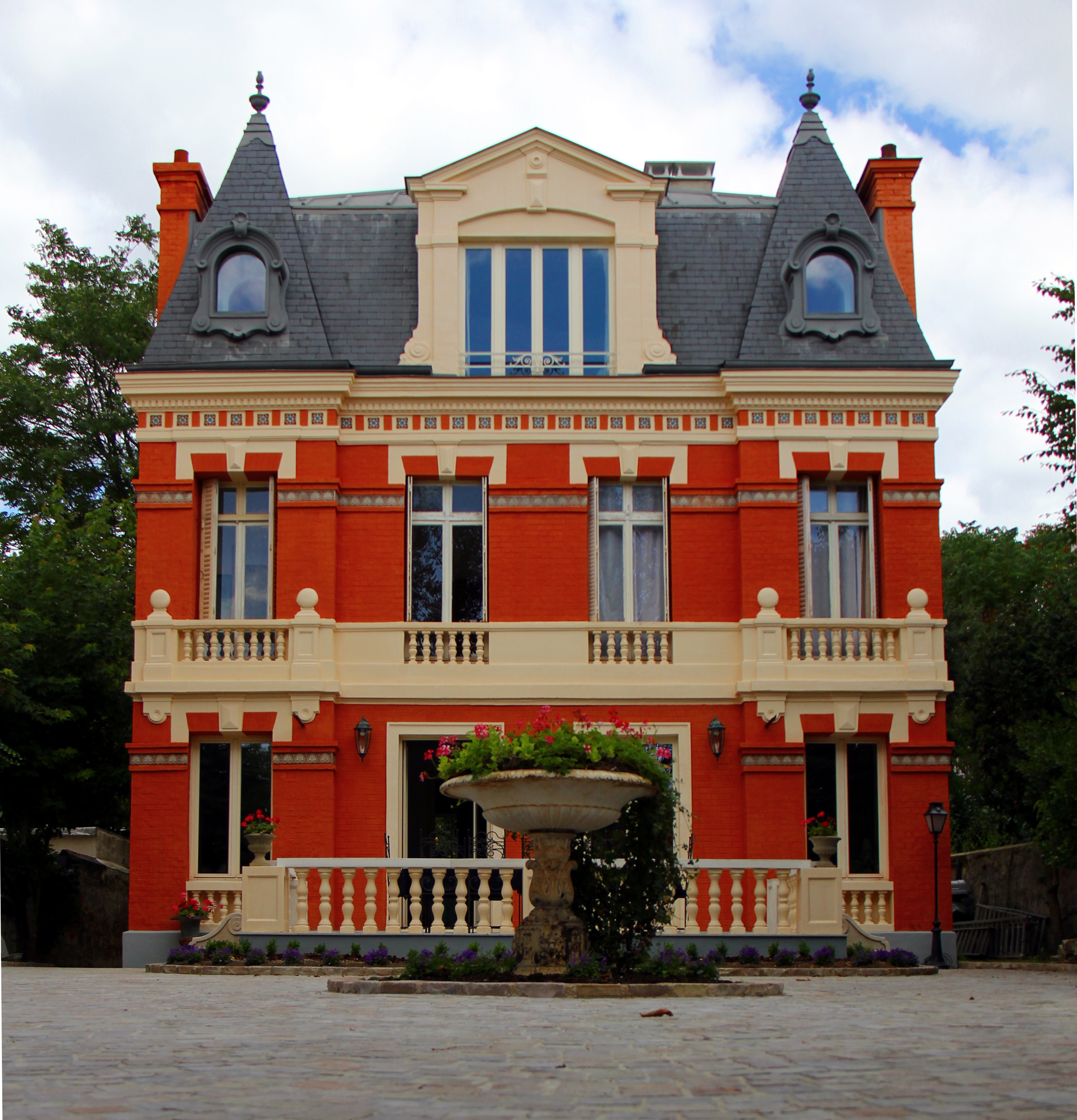 Villa La Riante-官方